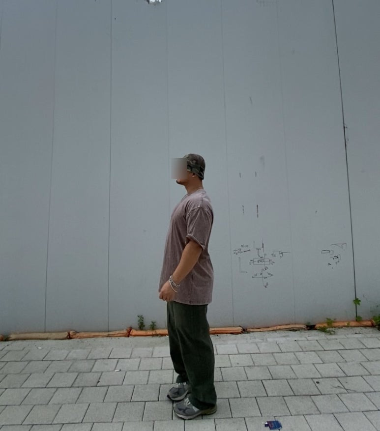 데일리룩('26. 8. 30.)엑스트라오디너리 카모 버킷햇 벙거지, 스탠다드에러 피그먼트 스톤워싱 티셔츠, 무신사스탠다드 퍼티그 팬츠, 뉴발란스 993 그레이, 섹스토, 케이엔드