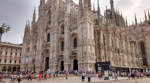 2026 동계올림픽 개최지 이탈리아 밀라노 두오모 성당 풍경
