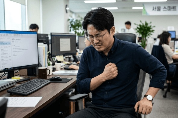 30대 40대 젊은 층에게 나타나는 급성 심근경색증 초기 증상 및 가슴 통증