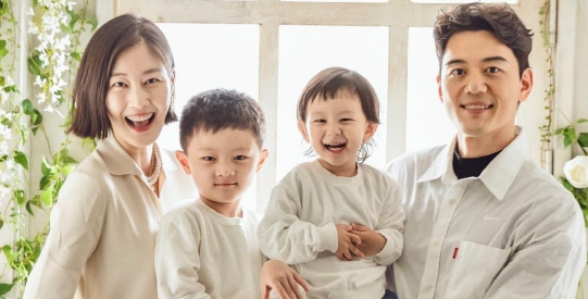 이현이 홍성기 