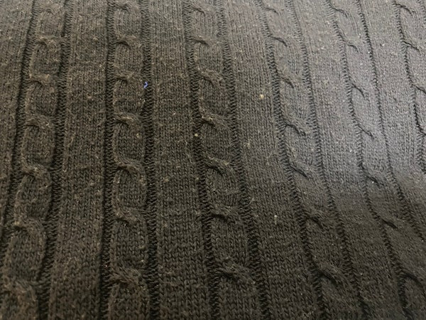 보풀이 많이 일어난 니트