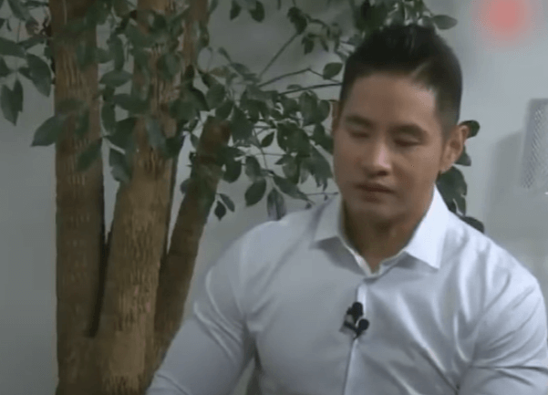 유승준 인터뷰 중인 모습