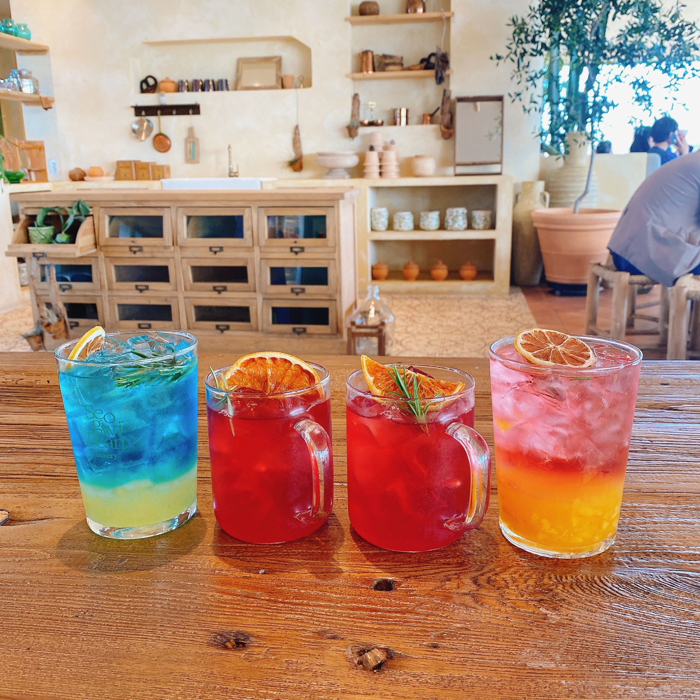 제주 성산 섭지코지 아쿠아플라넷 서귀피안 베이커리 카페