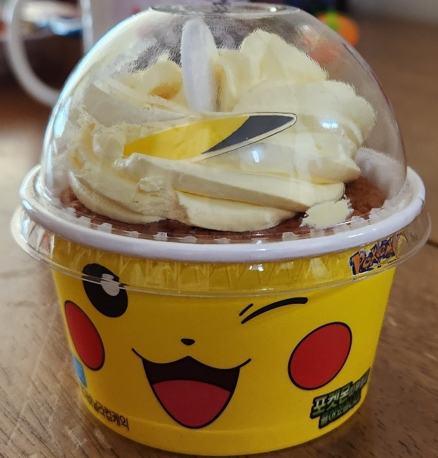 포켓몬빵 컵케이크 사진입니다.