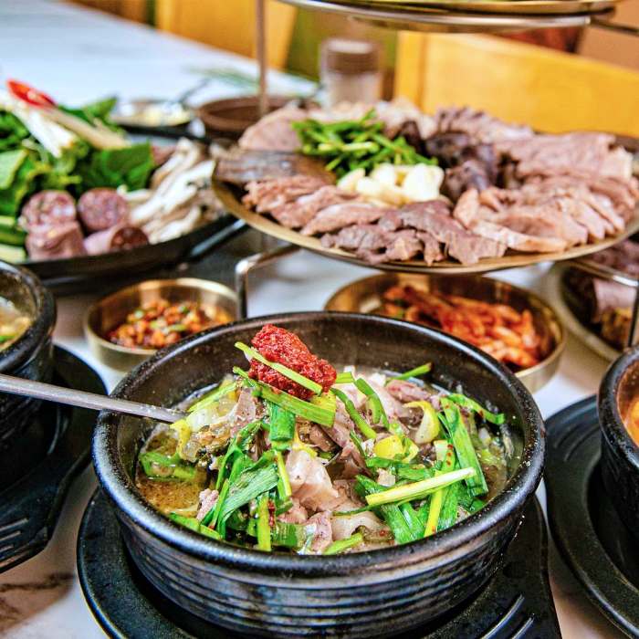 생방송투데이 경기 광주 장지동 고사리 얼큰 순대국 눈꽃 차돌 곱창 순대전골 맛집