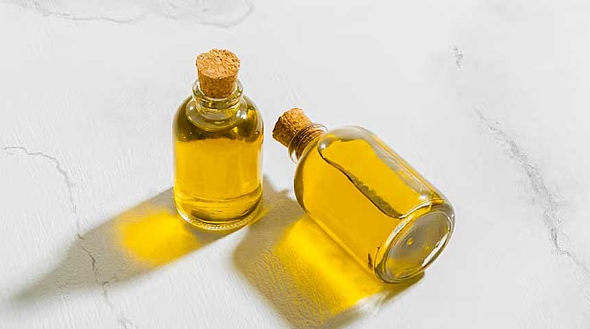 에뮤오일은-피부노화-예방에-효능이-있다고-알려져-있어-각종-화장품에도-사용되고-있답니다.