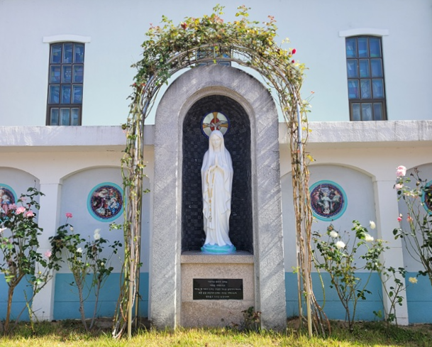 상주 서문동성당 성모상