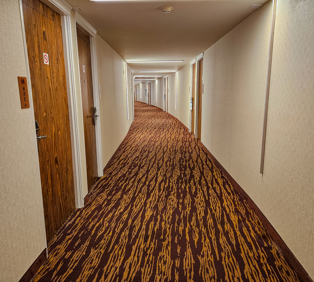 캐슬 힐로 하와이안 호텔 복도