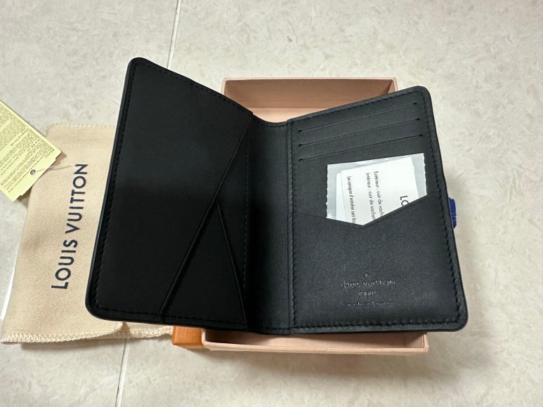 루이비통 포켓 오거나이저 모노그램 섀도우 본품 2