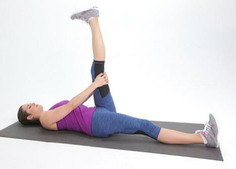 다리 쥐 예방을 스트레칭 운동