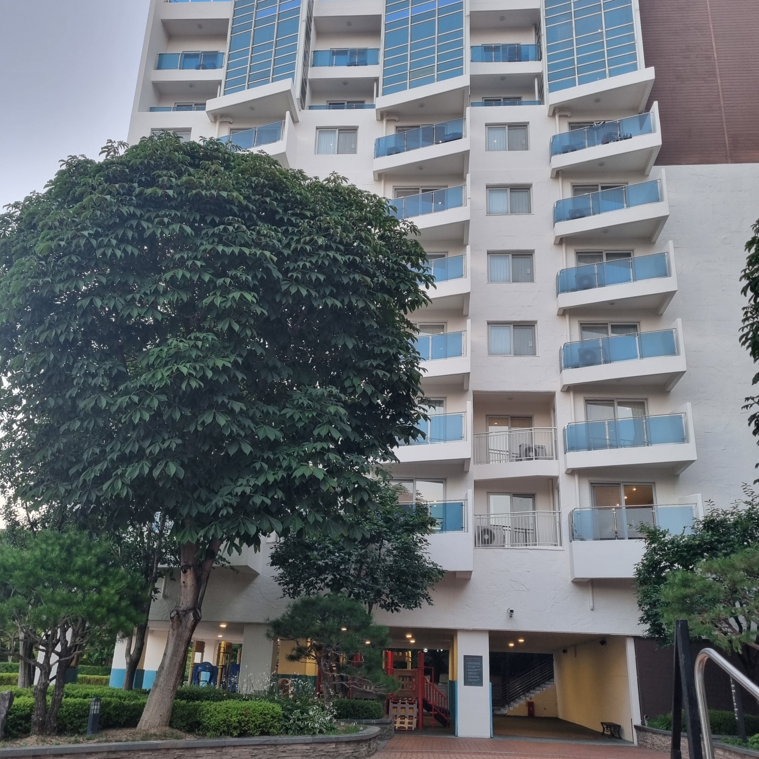 2025 덕산 스플라스 워터파크│온천수 워터파크&middot;워터슬라이드&middot;스파존 완전정복