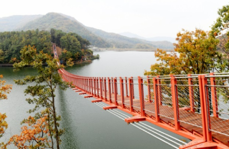 마장호수 출렁다리