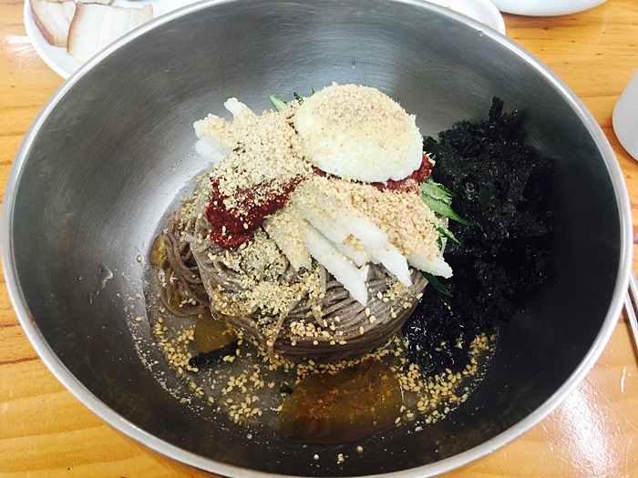 동네막국수