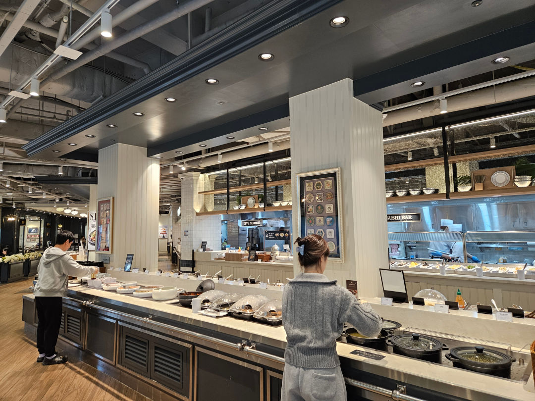 애슐리 퀸즈 서수원점 매장내부