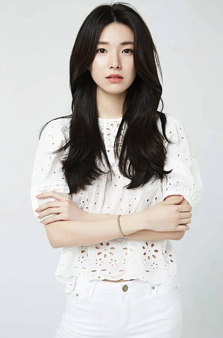 배우-하영