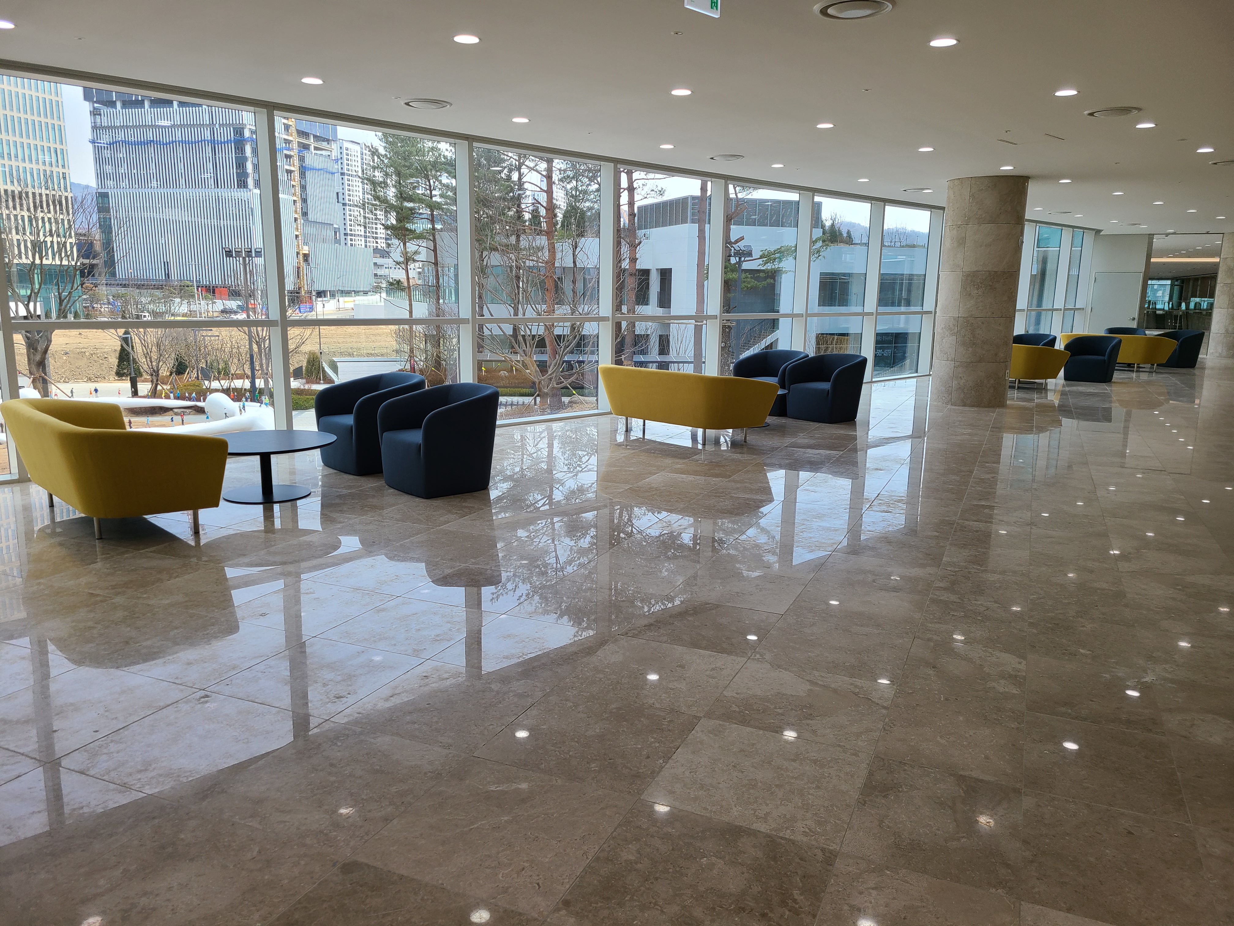 디테크타워 A, B동 연결통로2