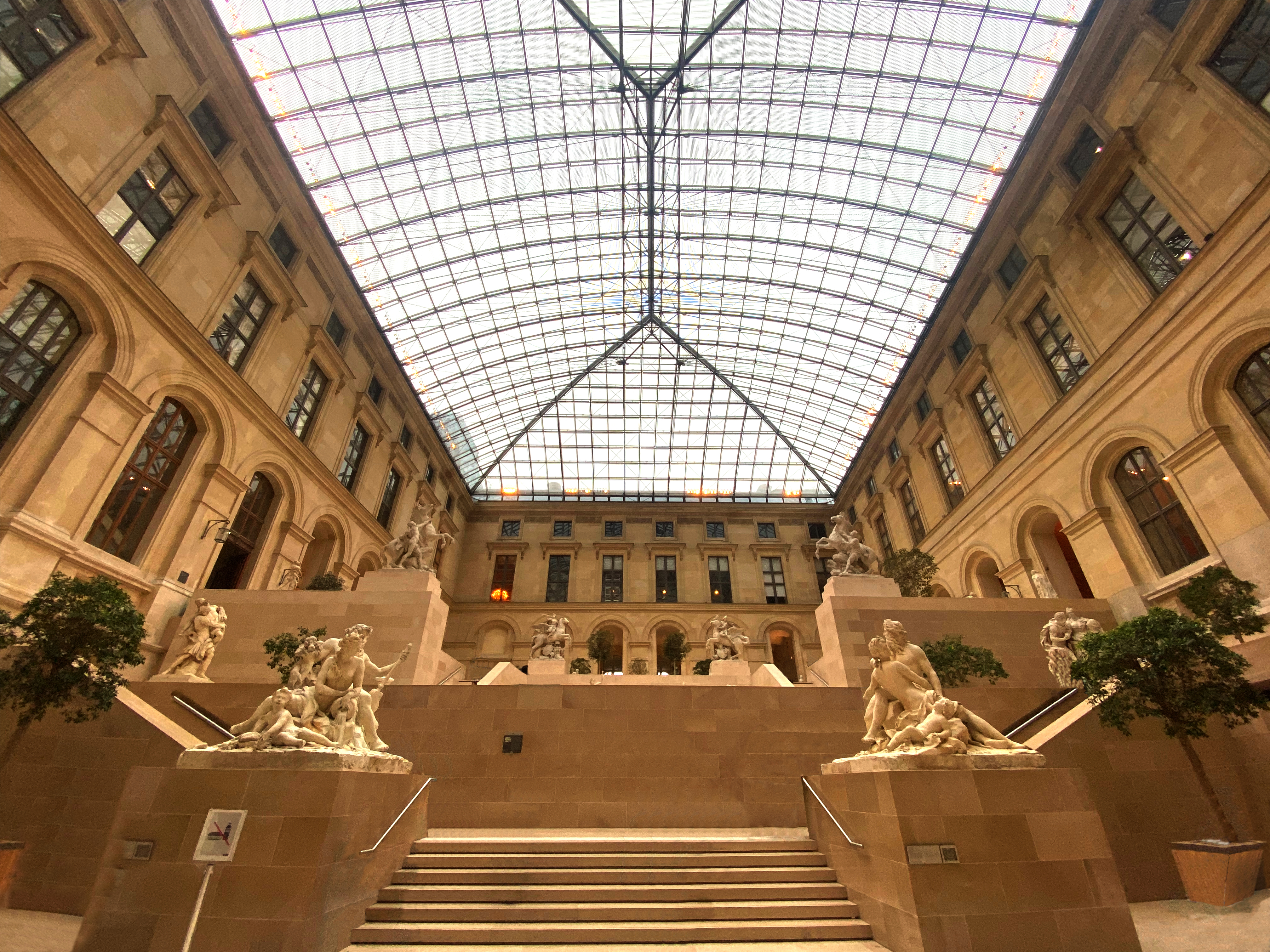 루브르 박물관 조각상