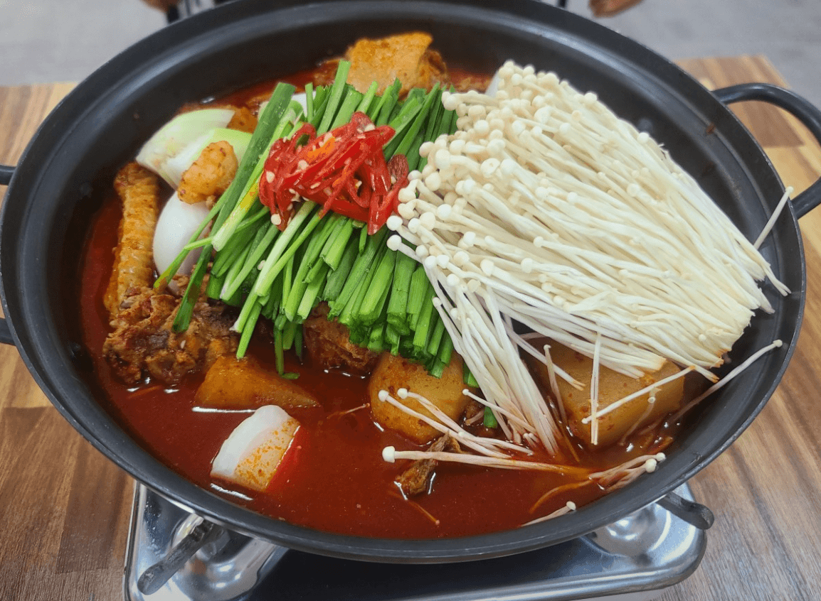 6시 내고향 민물새우탕 맛집 충북괴산 산막이세자매