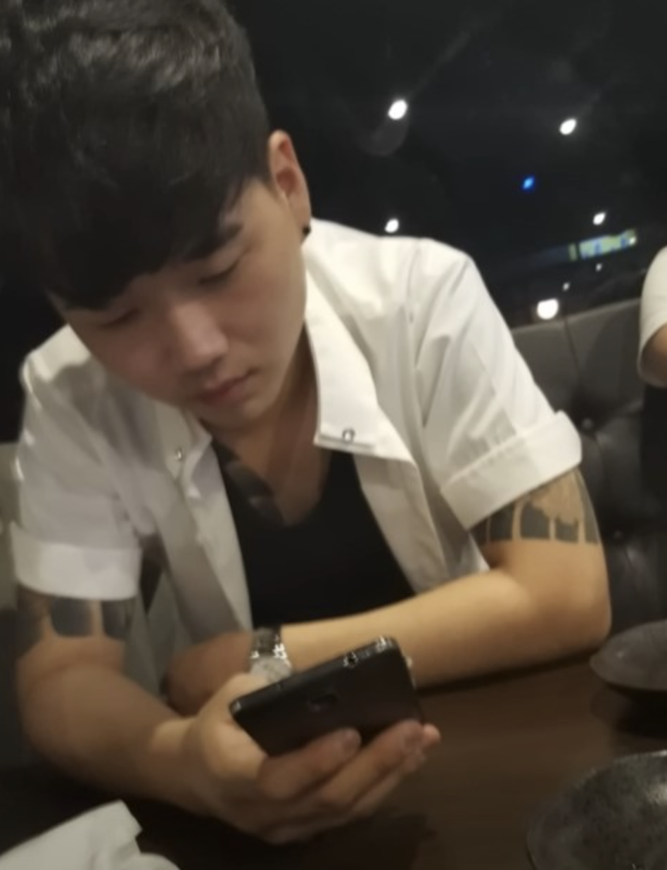 황영웅 전과
