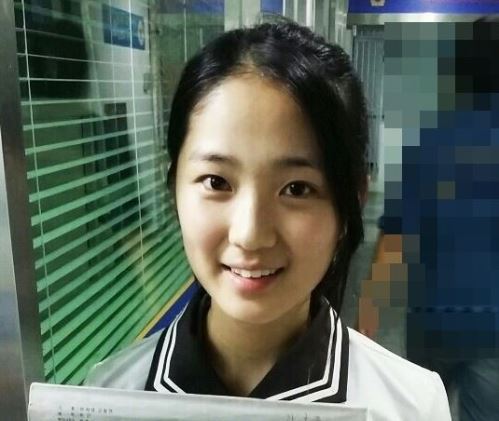 김혜윤-프로필-나이-키-집안-과거-논란-열애설-이상형