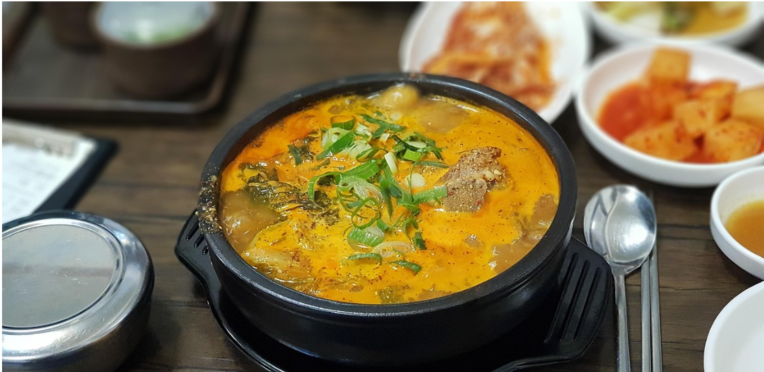 음식 먹을 때 땀이 나는 이유: 이해와 관리 방법 총정리