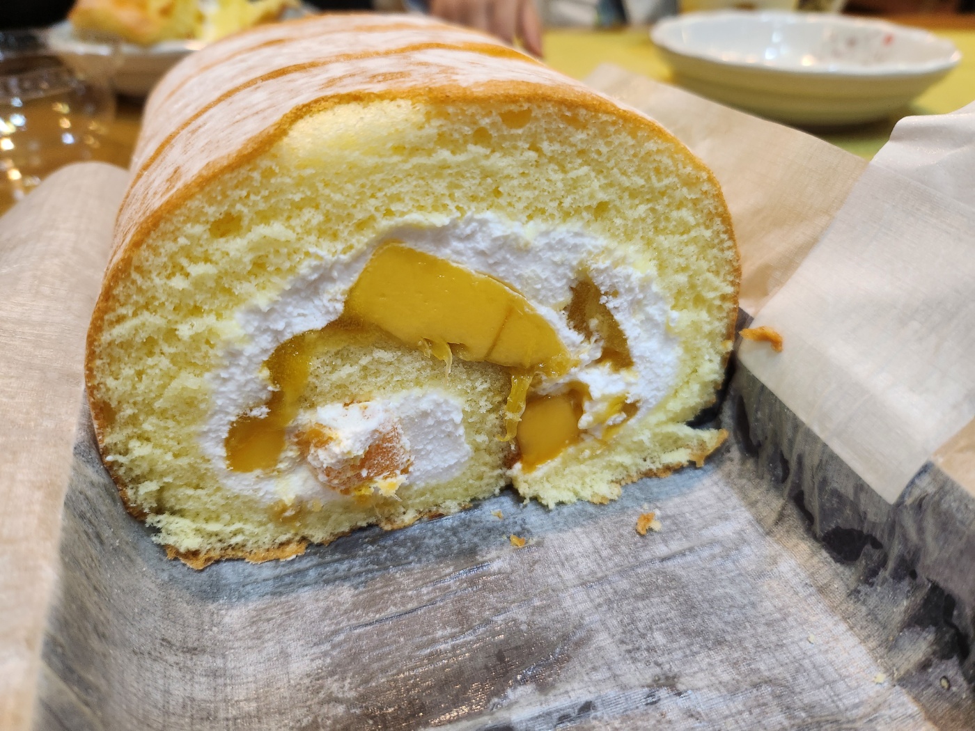 성심당-망고롤-단면