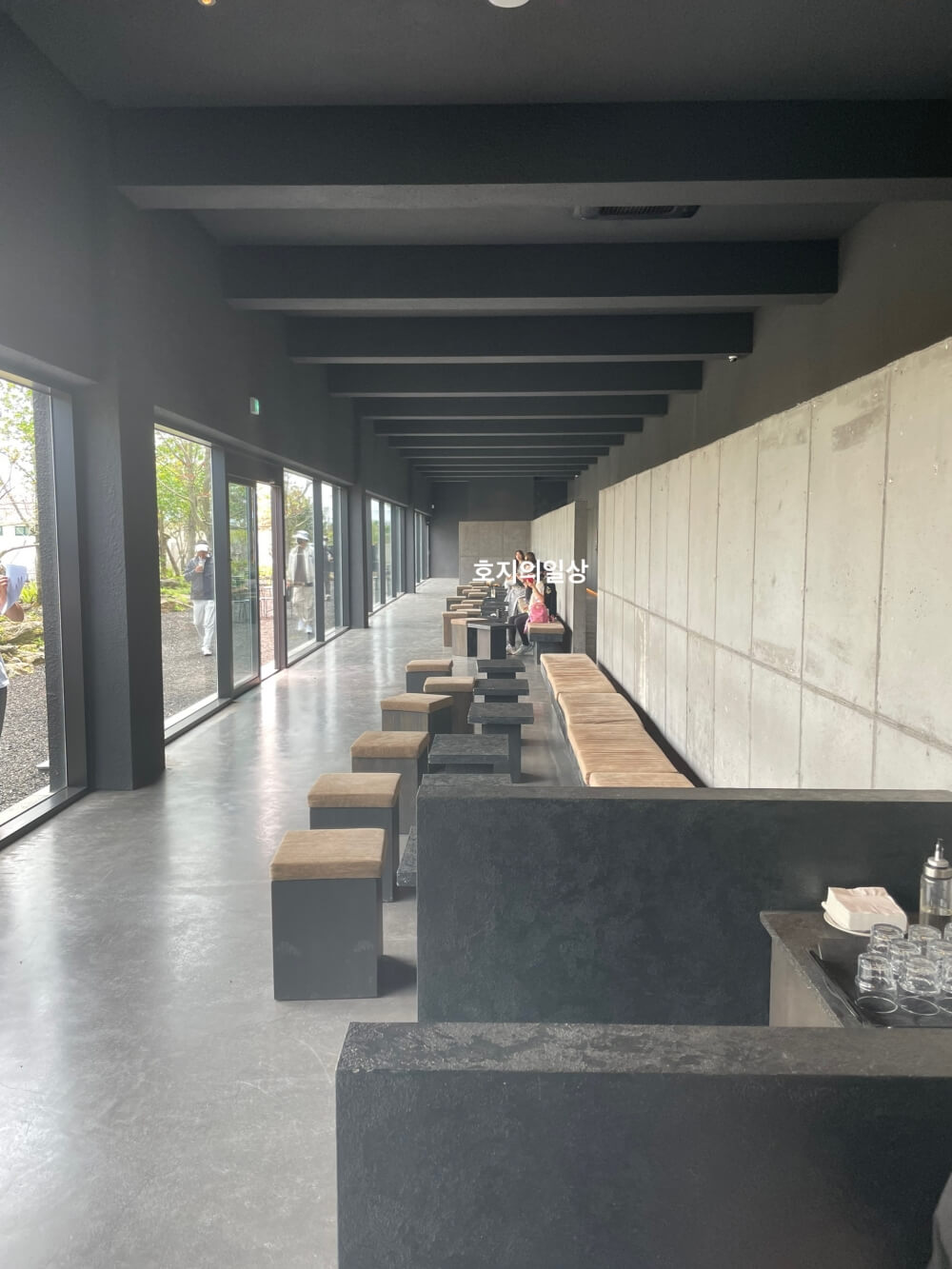 무로이 카페 제주 - 정원뷰 좌석