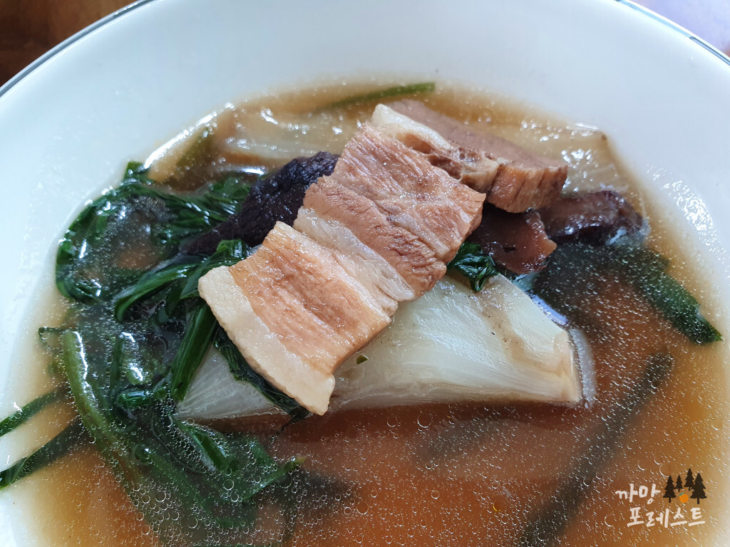 한솔가든 능이보쌈 덜어먹기