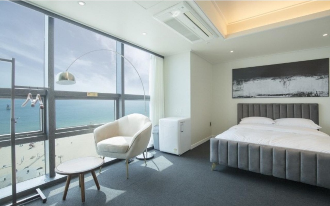 유에이치 스위트 B타입 2인 침실