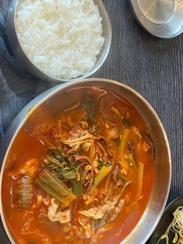 장사의 신 차돌박이육개장