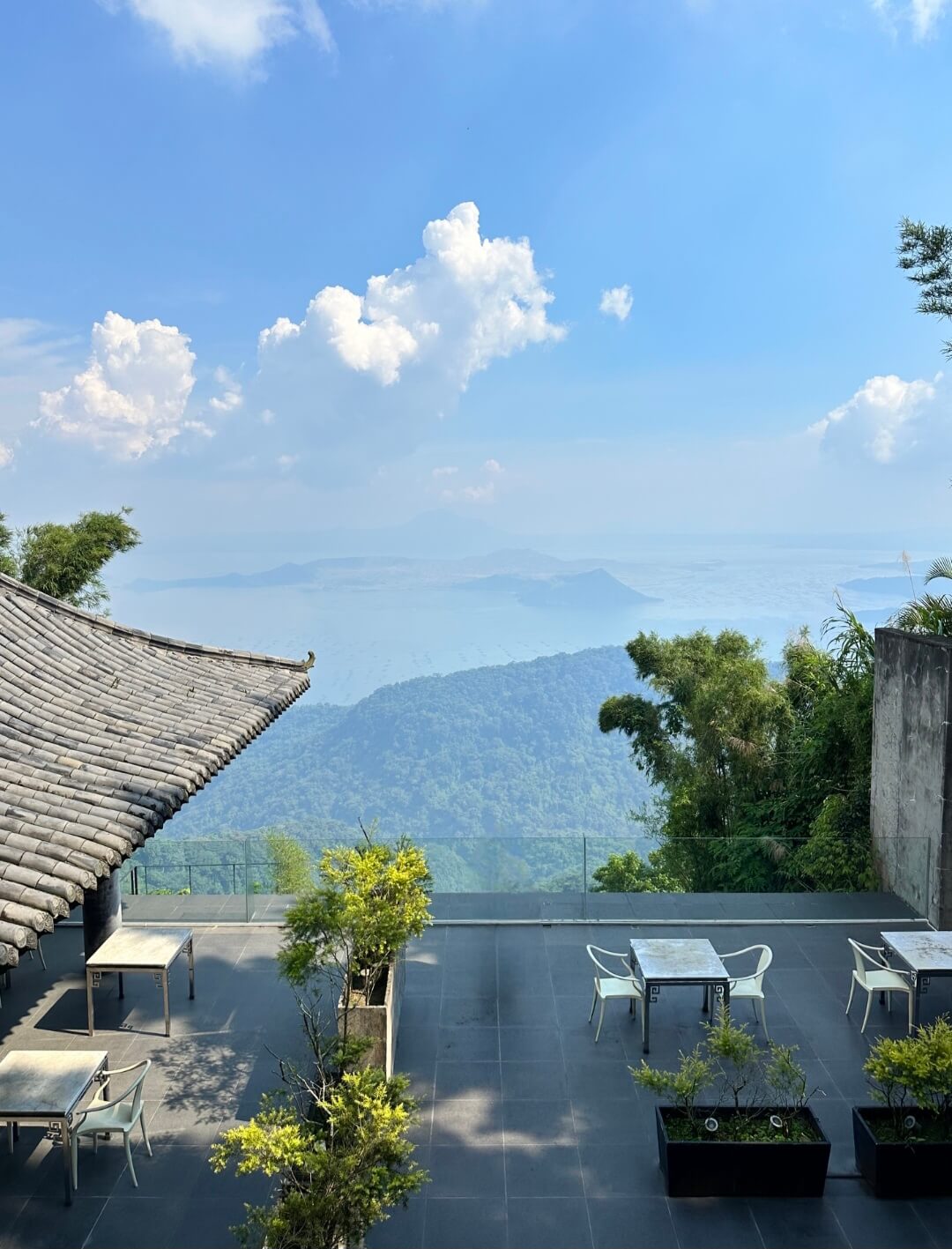 타가이타이 치웰니스스파 타알호수뷰