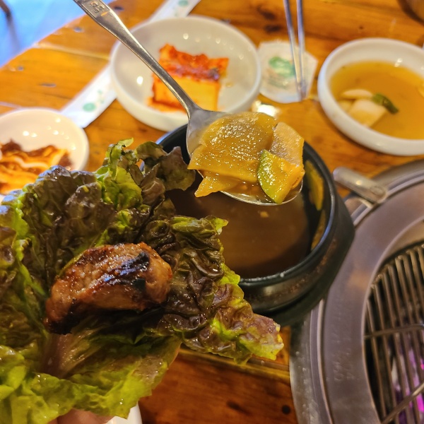 갈비살상추쌈-됀장찌게한숟가락