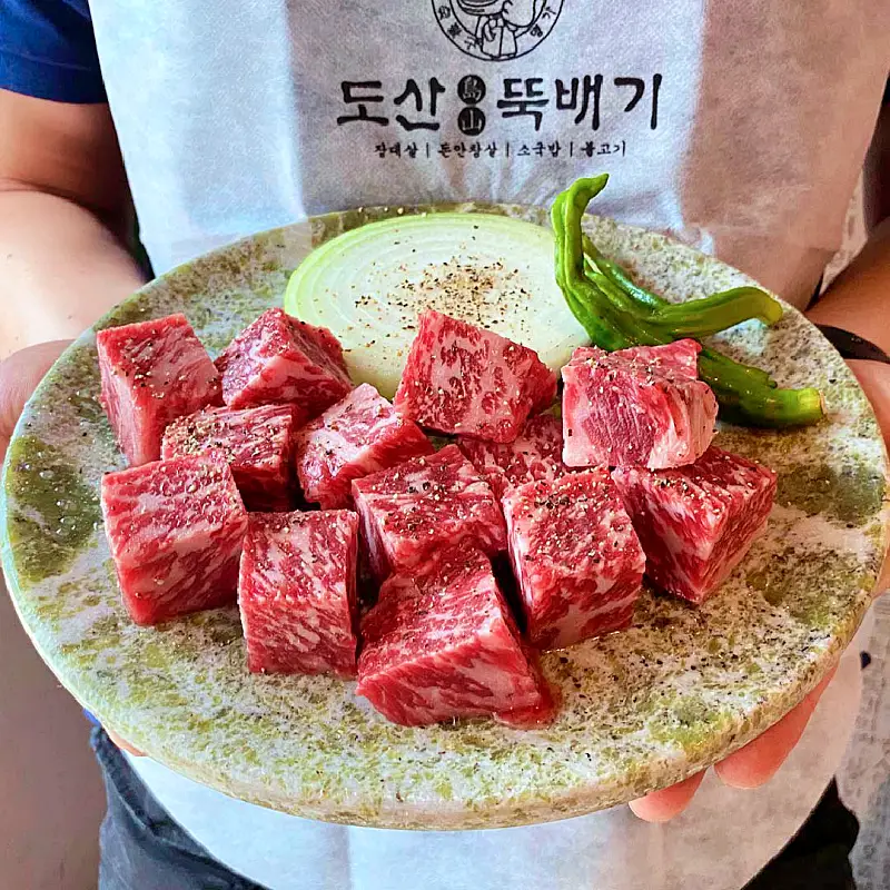 줄서는식당 소고기 인생 고기집 깍둑 등심, 두툼 갈비, 비빔 감자면, 한우 생차돌 압구정 강남구청역 맛집 소개