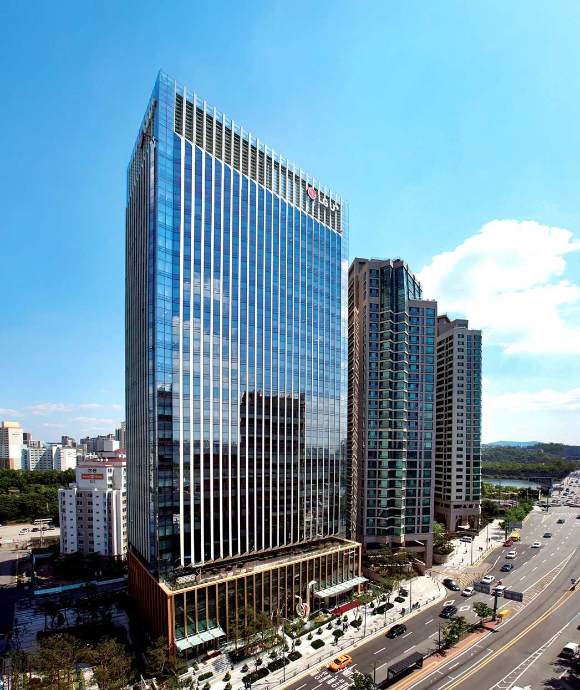 외신 보도: 8938대 서버 정보, 4만여 개 계정 유출