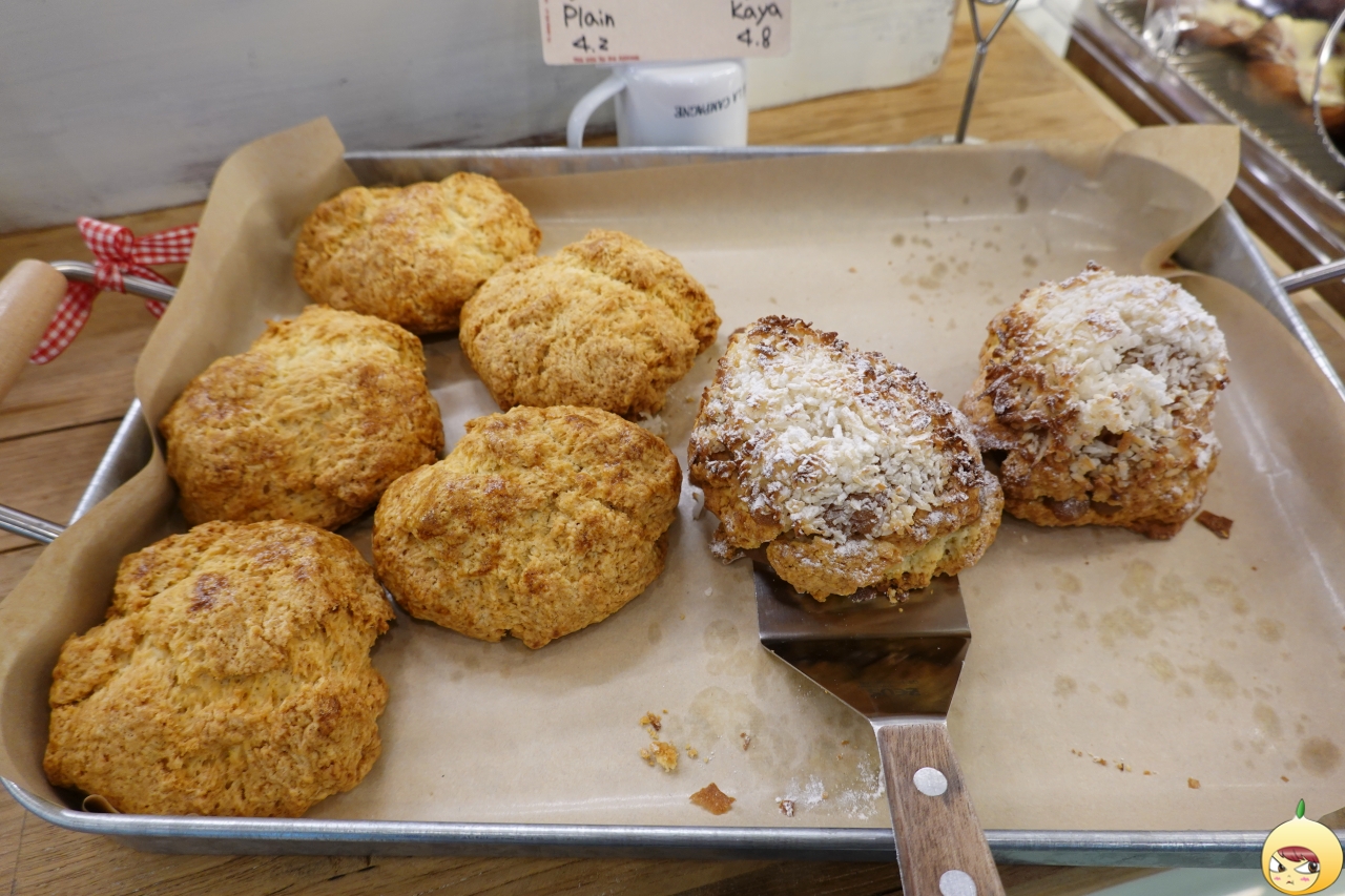 플레인 &amp; 카야 스콘