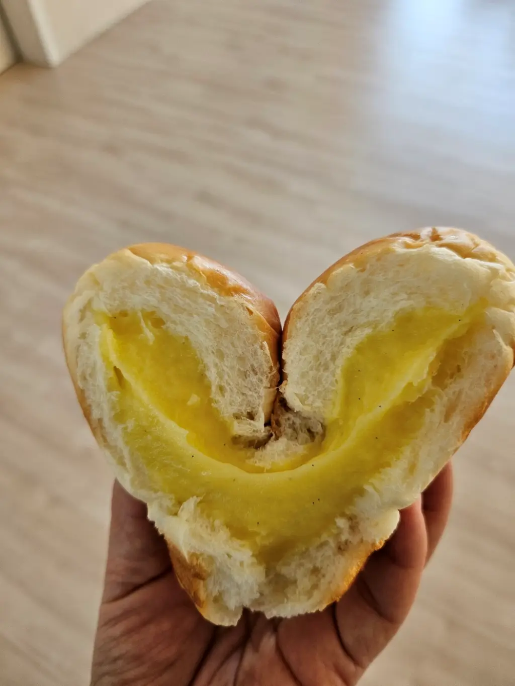 슈크림-가득한-슈크림빵