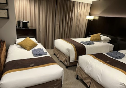 나고야-침대-3개-호텔
