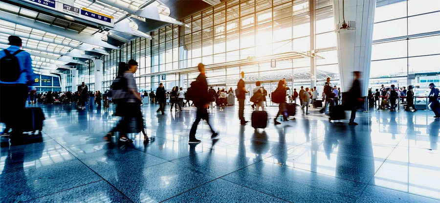 혼잡한 국제공항 모습