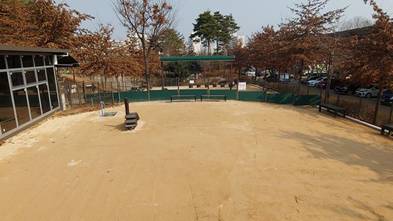 초안산근린공원 반려견 놀이터