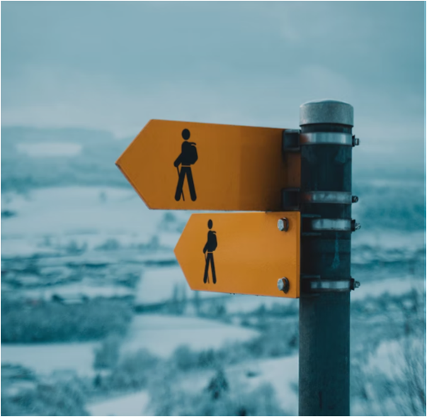 노란색으로-색칠된-표지판