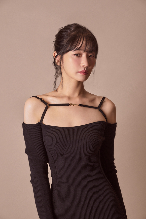 배우 박규영이 넷플릭스 시리즈 &#39;셀러브리티&#39;(연출 김철규&#44; 극본 김이영) 인터뷰에 앞서 포즈를 취하고 있다. [사진=넷플릭스]