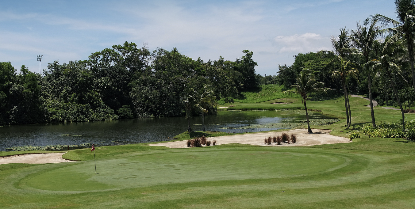 엠파이어 호텔 내 골프장 이미지