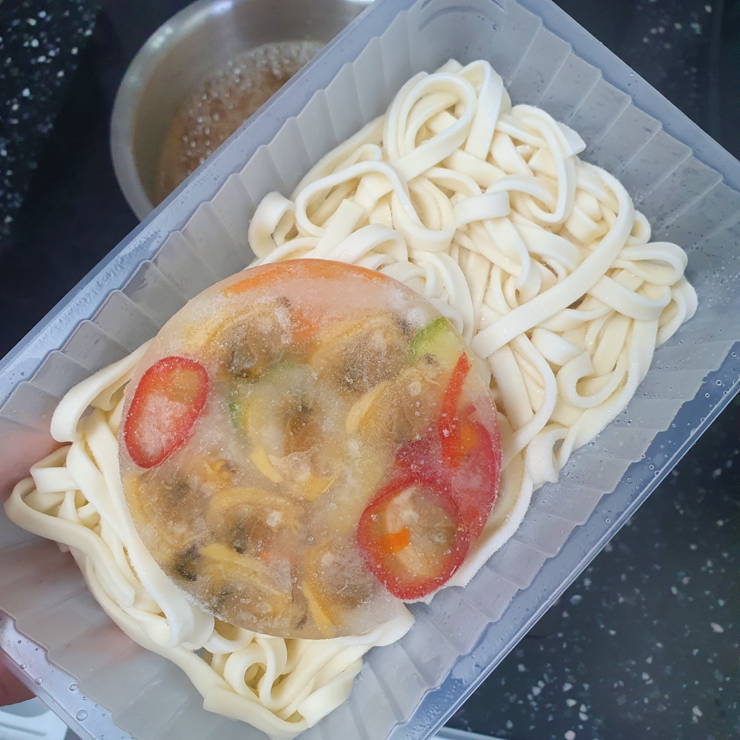 비비고_바지락_칼국수_냉동