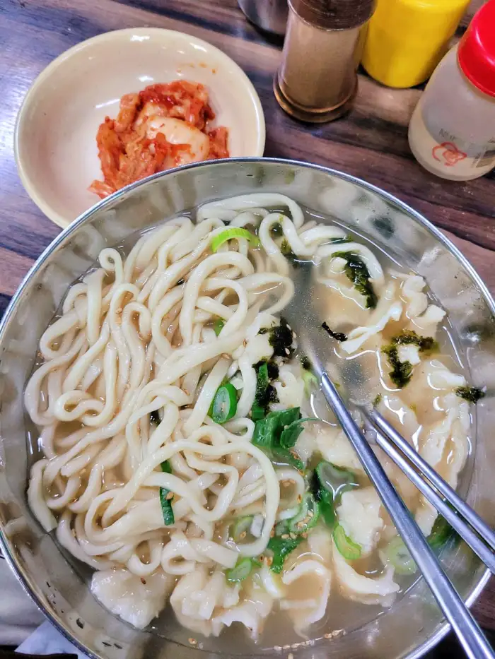 생생 정보마당 망원 시장 3500원 칼국수 콩나물비빔밥 맛집