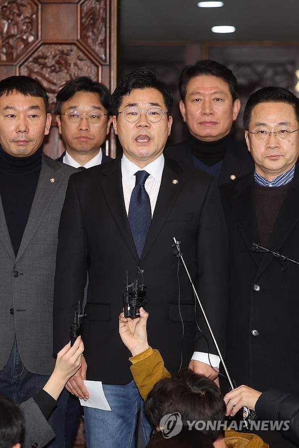 윤석열 대통령 탄핵소추안 발의