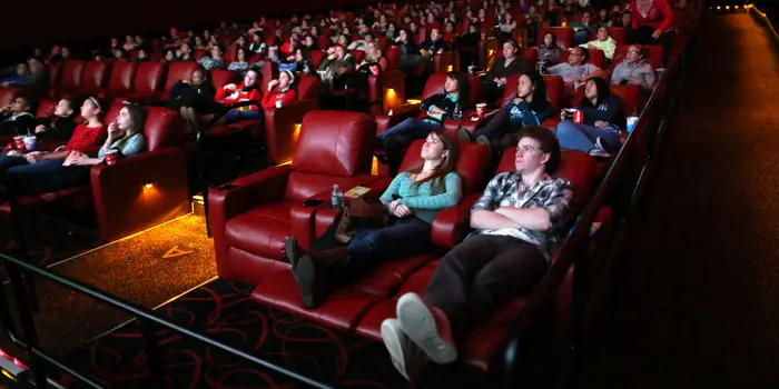 영화관에서 겪는 불편한 상황&amp;#44; 어떻게 대처할까