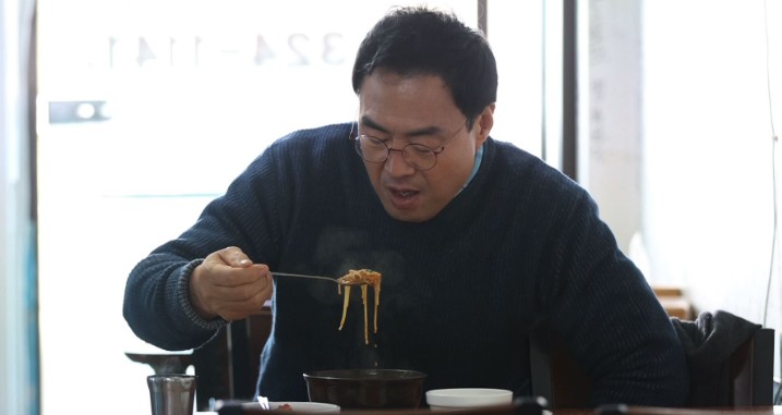 이만기가-모녀어죽을-먹고있다