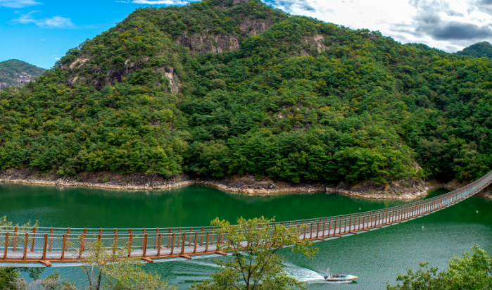 옥순봉 출렁다리 모습
