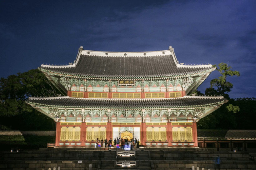 창덕궁-인정전-야간모습
