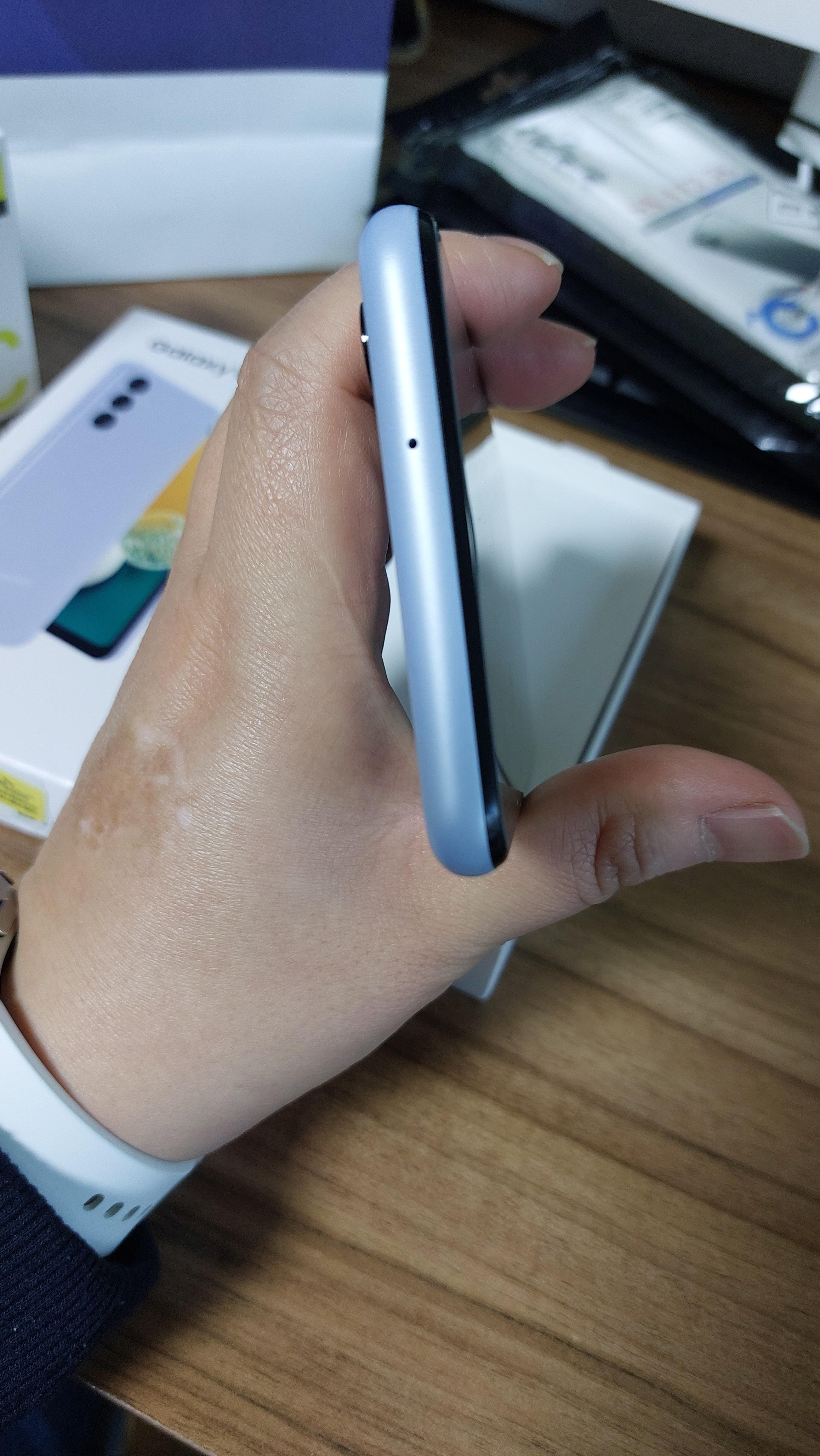 갤럭시 와이드6 상단 2차마이크